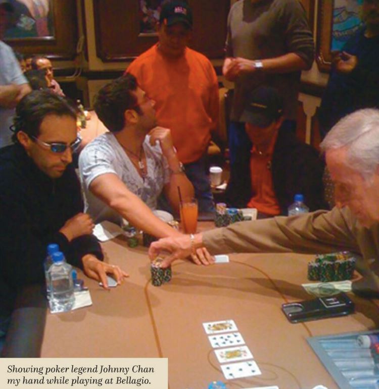 Dan Bilzerian junto con la leyenda del poker Johnny Chan