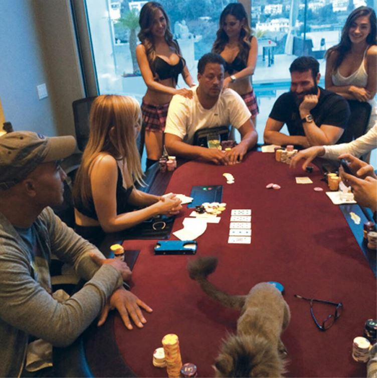Dan Bilzerian en una partida de poker